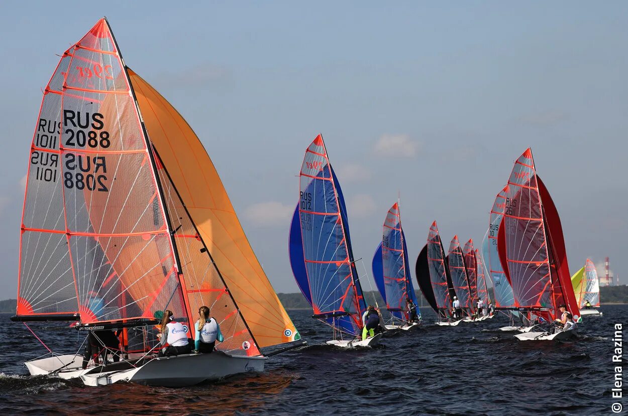Парусный спорт чемпионат. Яхта парусная швертбот-29. Парусный спорт олимпиада. Парусник спортивный. Парусный спорт Англия.