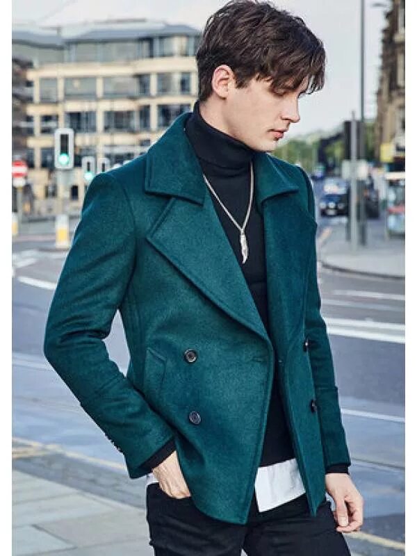 Низкое мужское пальто. Пальто мужское короткое. Пальто мужское молодежное. Зелёное пальто мужское. Мужчина в пальто.
