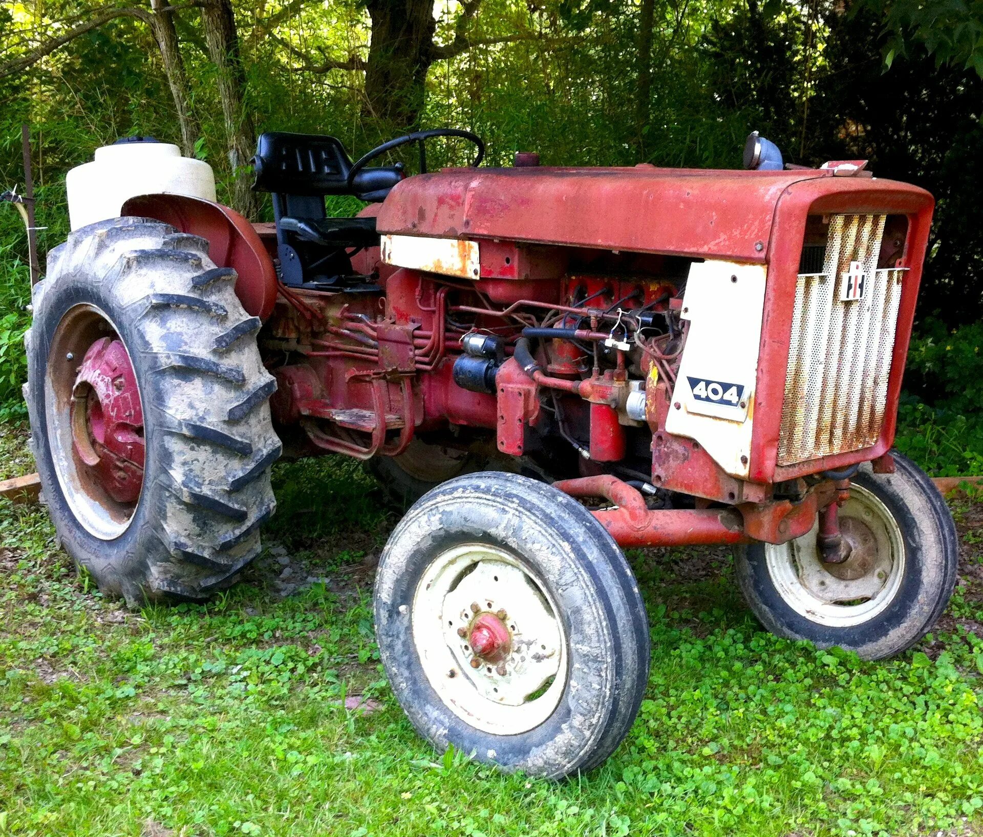 Про советских тракторы. Tractor 1972 tractor. Т-25 трактор. Салон трактора т 25. Небольшой Советский трактор.