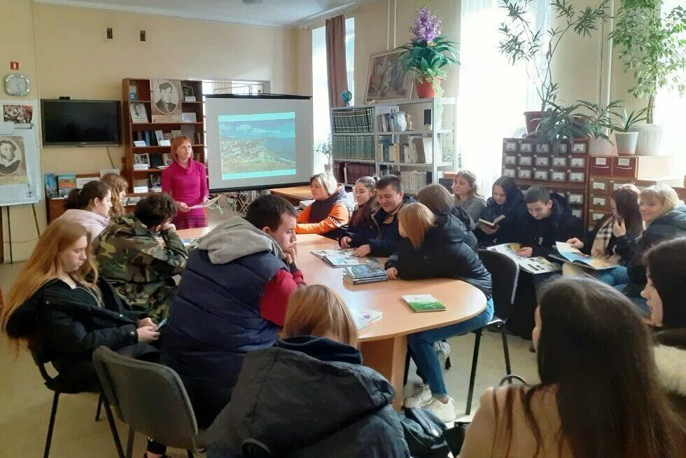 Сайт судакского городского. Романовский колледж Су. Романовский колледж Симферополь. Романовский колледж Судак. Судакская городская библиотека.