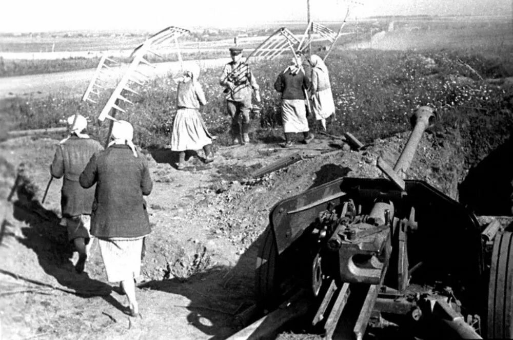 Фотография труженика. Труженицы тыла в годы Великой Отечественной войны. Женщины тыла Великой Отечественной войны. Женщины труженицы тыла в годы войны.