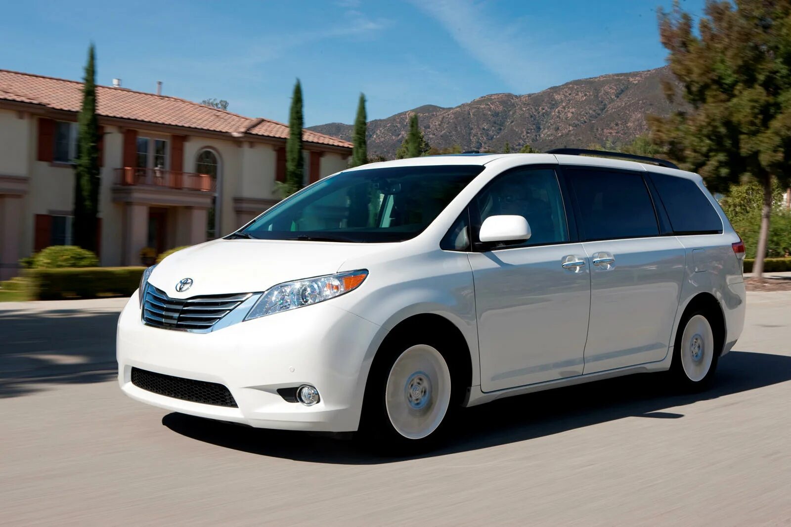 Toyota Sienna 2010. Toyota Sienna 2011. Минивэн Тойота Сиенна 2015. Toyota Sienna 2013. Купить тойота сена