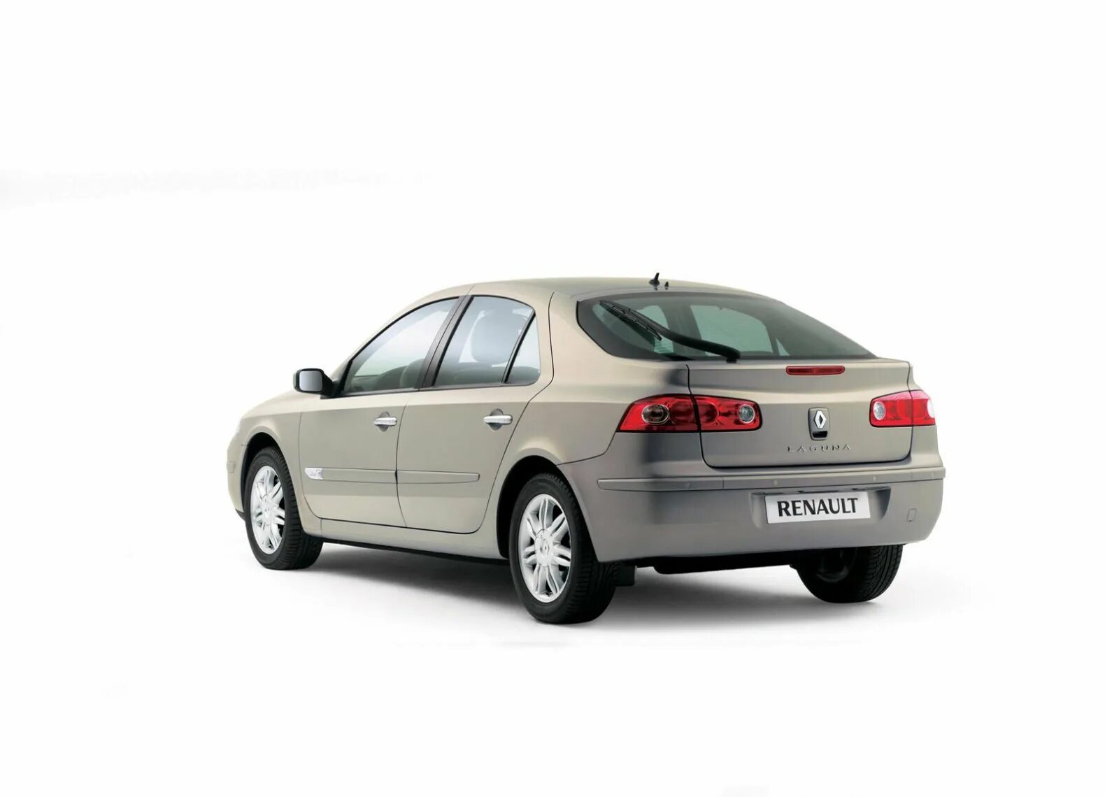 Рено лагуна 2 поколение. Renault laguna ii 2001. Рено лагуна 2 поколение. Рено лагуна 2 2001. Renault laguna ii.