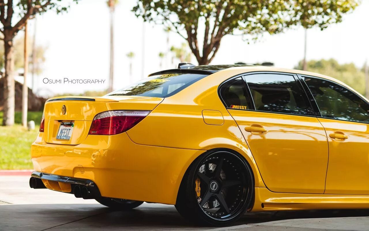 BMW 5 e60 Yellow. BMW e60 желтая. БМВ м5 е60. BMW m5 e60 желтая. Бмв е60 бимка
