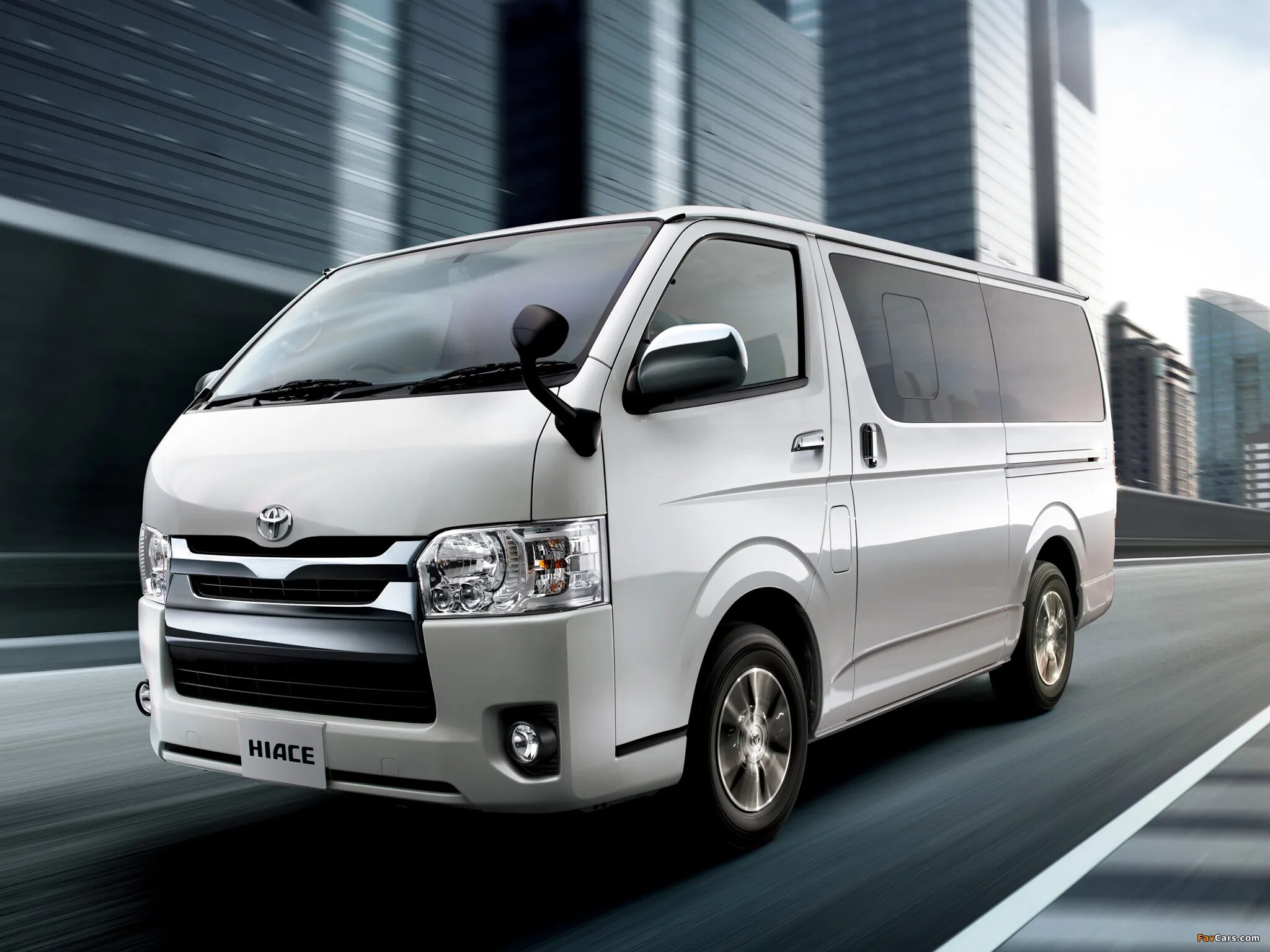 Новая тойота хайс. Toyota Hiace 2017. Минивэн Toyota Hiace. Toyota Hiace h200 van. Тойота Hiace 2017.