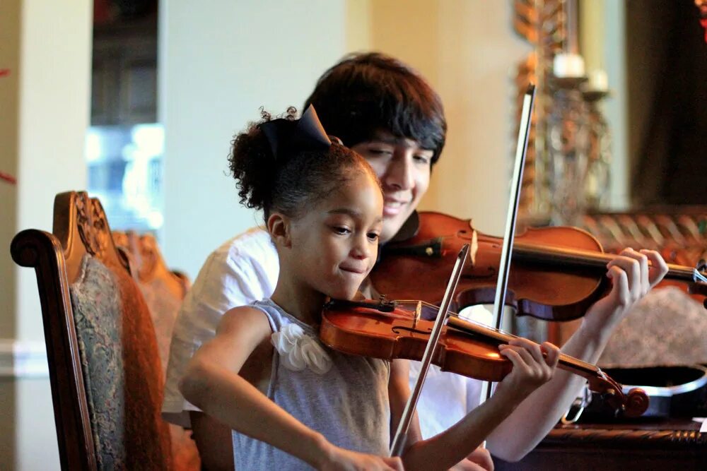 Завгороднюк Виолина. Обучение на скрипке. To Play the Violin. Playing the Violin. My brother played the violin