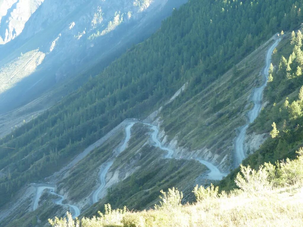 Акташ алтай. Село Акташ горный Алтай. Балыкча Республика Алтай. Алтай гора поселок Акташ. Акташ Республика Алтай достопримечательности.