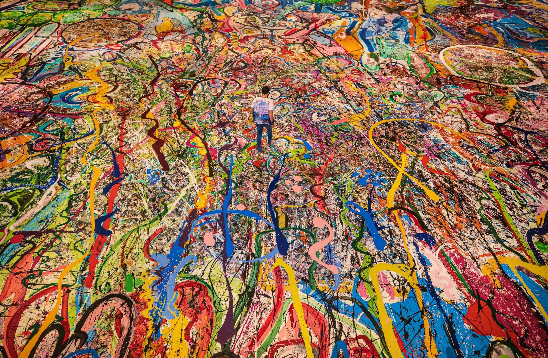 Big painting. Саша Джафри "путешествие человечества". Самая большая картина в мире. Самые продаваемые картины. Самая масштабная картина в мире.