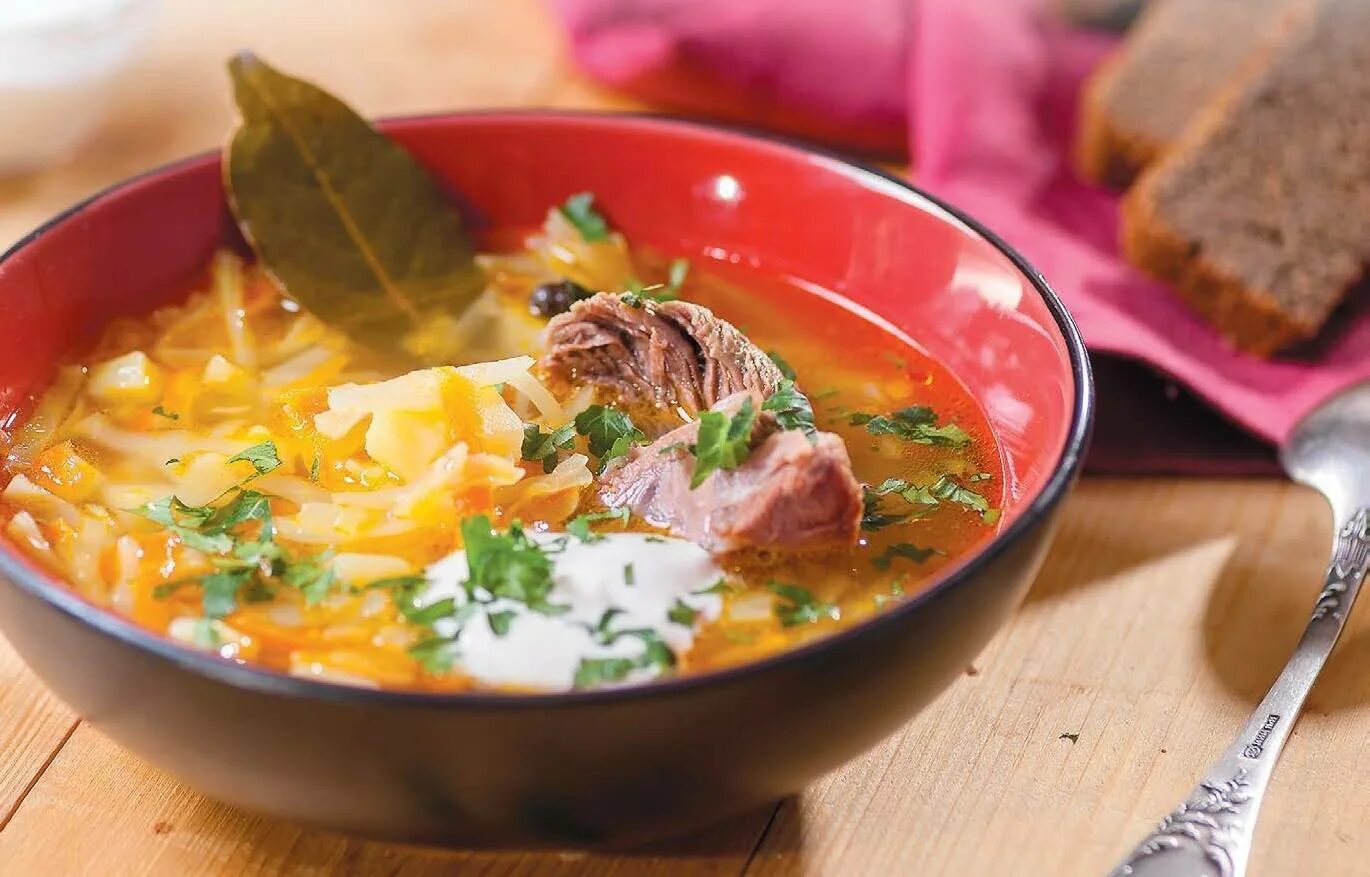 Приготовление свежей капусты с мясом. Щи по уральски. • shchi — щи. щи с квашеной капустой. суп щи из квашеной капусты.
