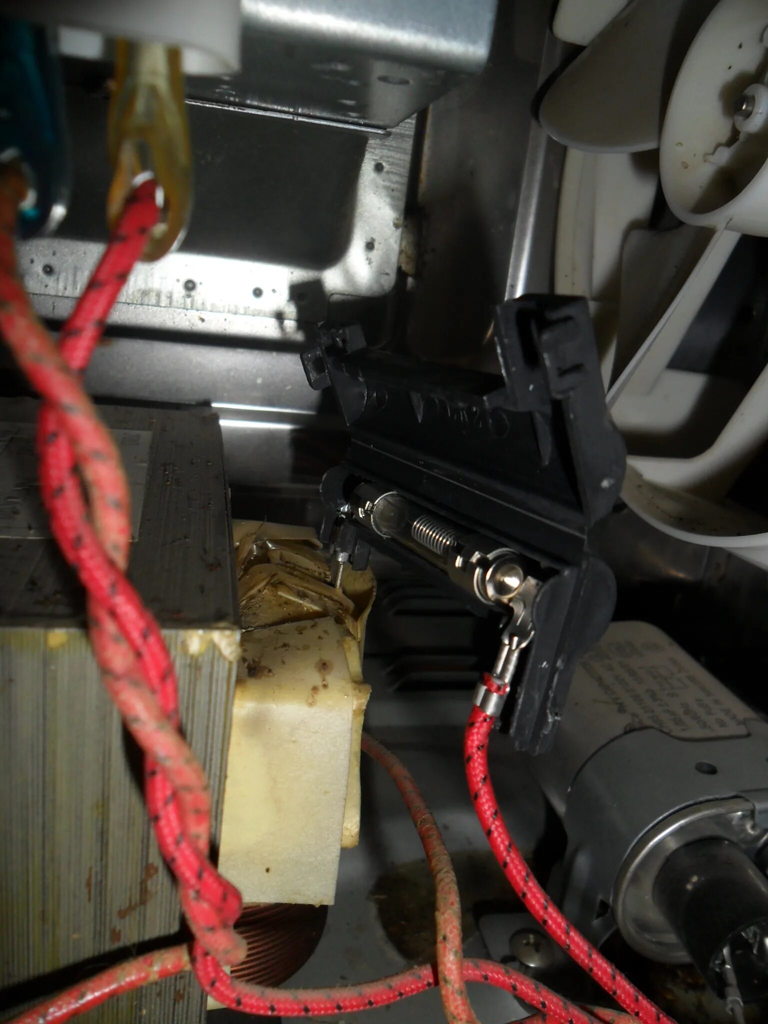 микроволновка daewoo высоковольтный предохранитель. микроволновая печь магнетрон конденсатор трансформатор. высоковольтный предохранитель для микроволновой печи лж. сгорает предохранитель в микроволновке. высоковольтный предохранитель для микроволновой печи лж.