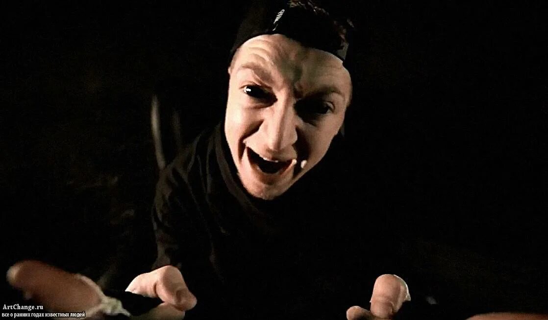Oxxxymiron пролив дрейка. Оксимирон хитиновый. Oxxxymiron хитиновый покров. Оксимирон хитиновый. Оксимирон хитиновый.