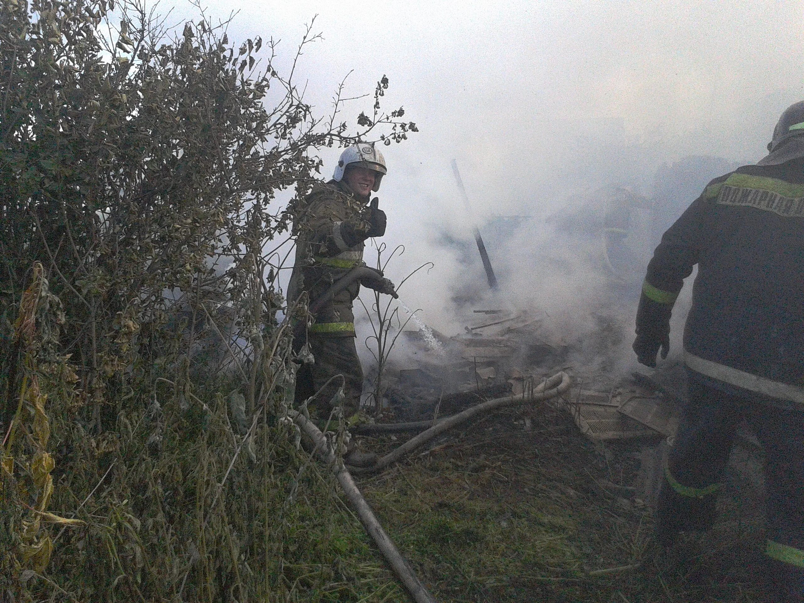 Пожар подлежит. Пожар в Ерахтуре. Пожар в с Веселоярск. Пожар с селе Онор,Сахалинская область. Сводка с пожарами Хакасия.