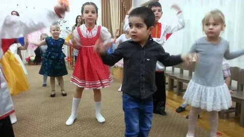 Самые большие слоники маленькие гномики песня