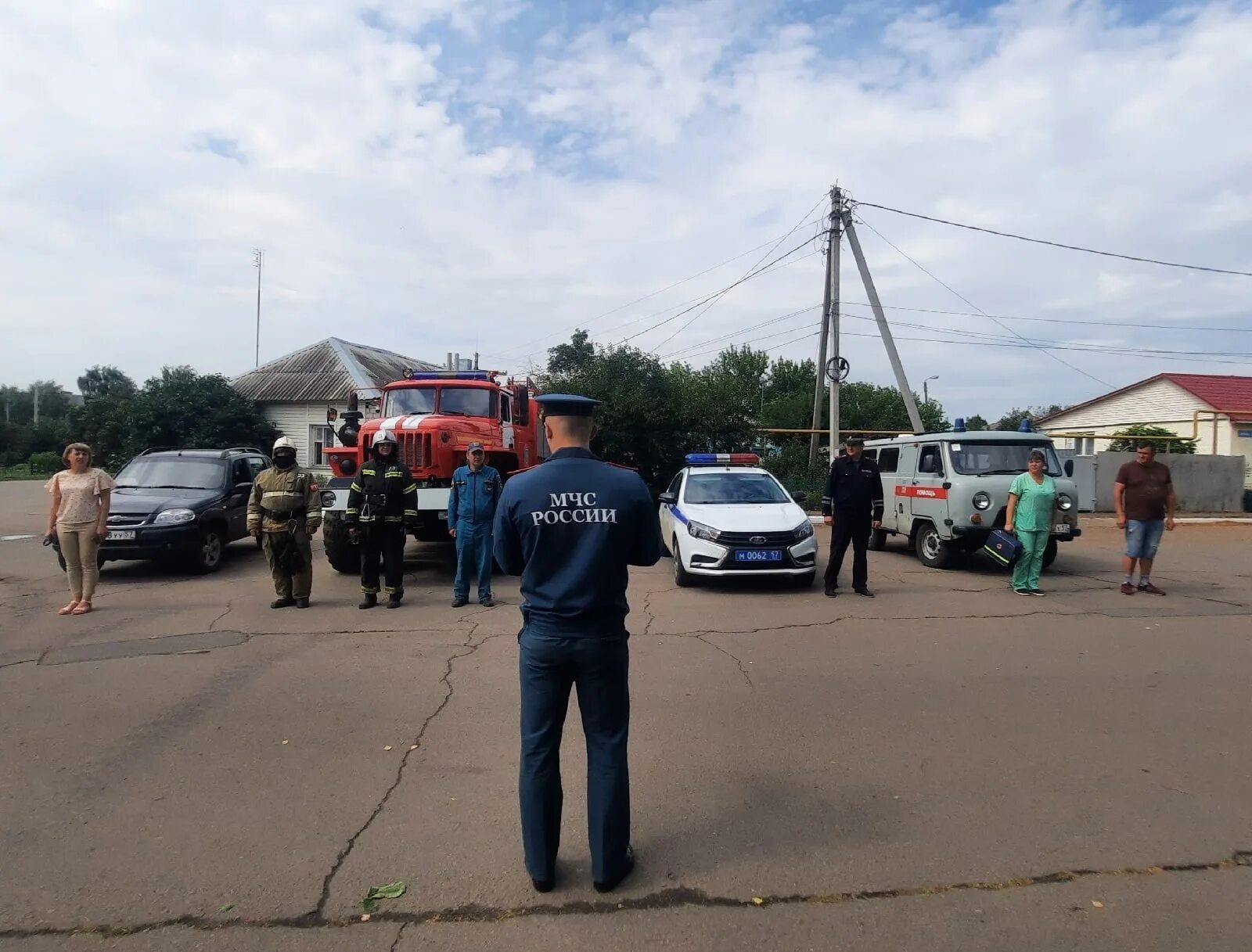 Поселок колпны орловская область. Погода ахтырка колпнянский. Пожар в орловском районе деревня извеково. Поселок колпны орловская область. Колпнянская црб.
