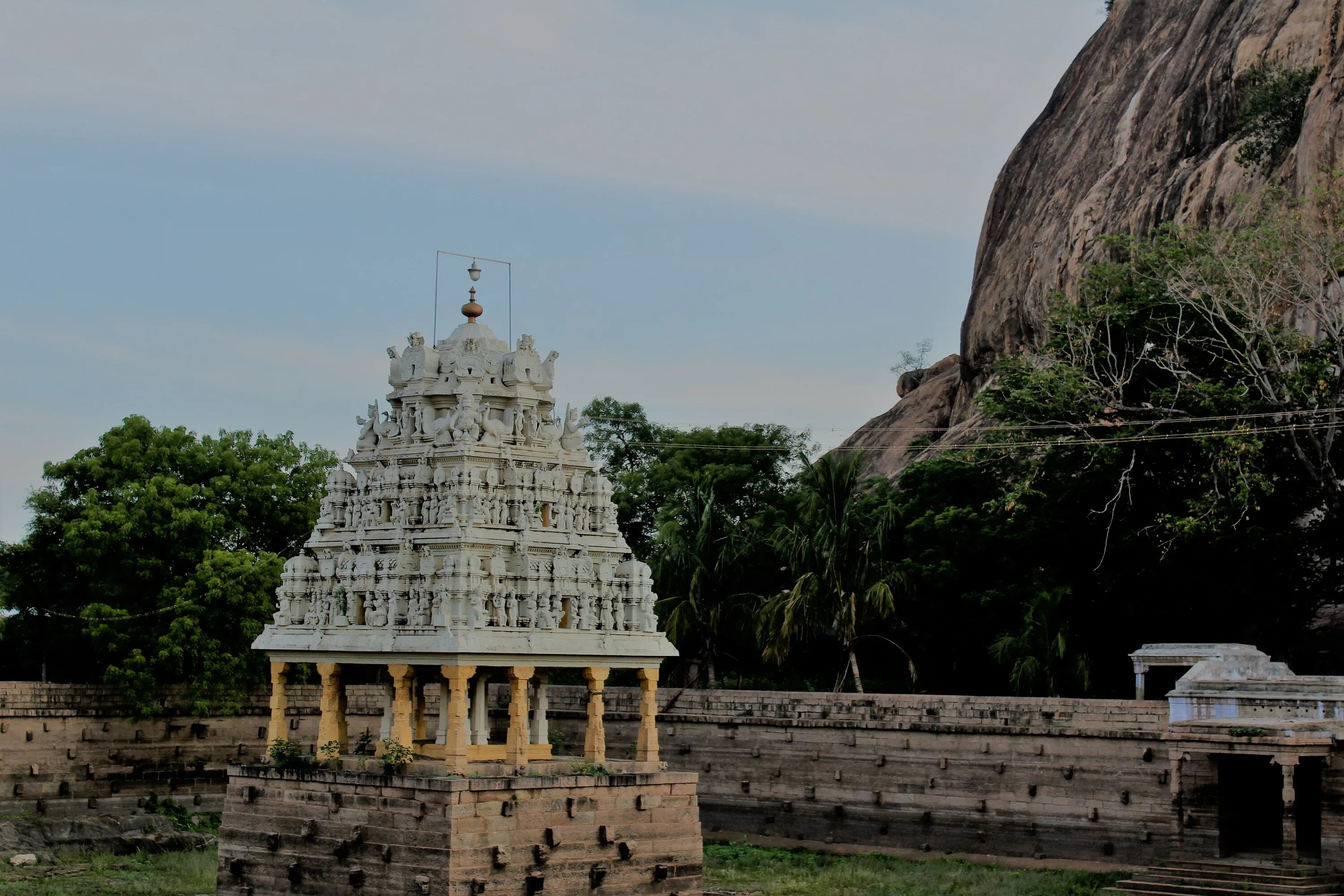 Temple 0. Храм Веттуван Койл в Индии. Храм Vettuvan Koil, штат Тамилнад, Индия. Храм Раваны Шри Ланка. Храм 8к.