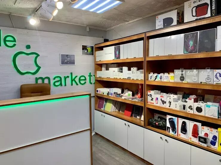 Apple market спб. Эппл Маркет. Маркетинг Apple. Оптика ТЦ Московский Севастополь. Apple Market Липецк.