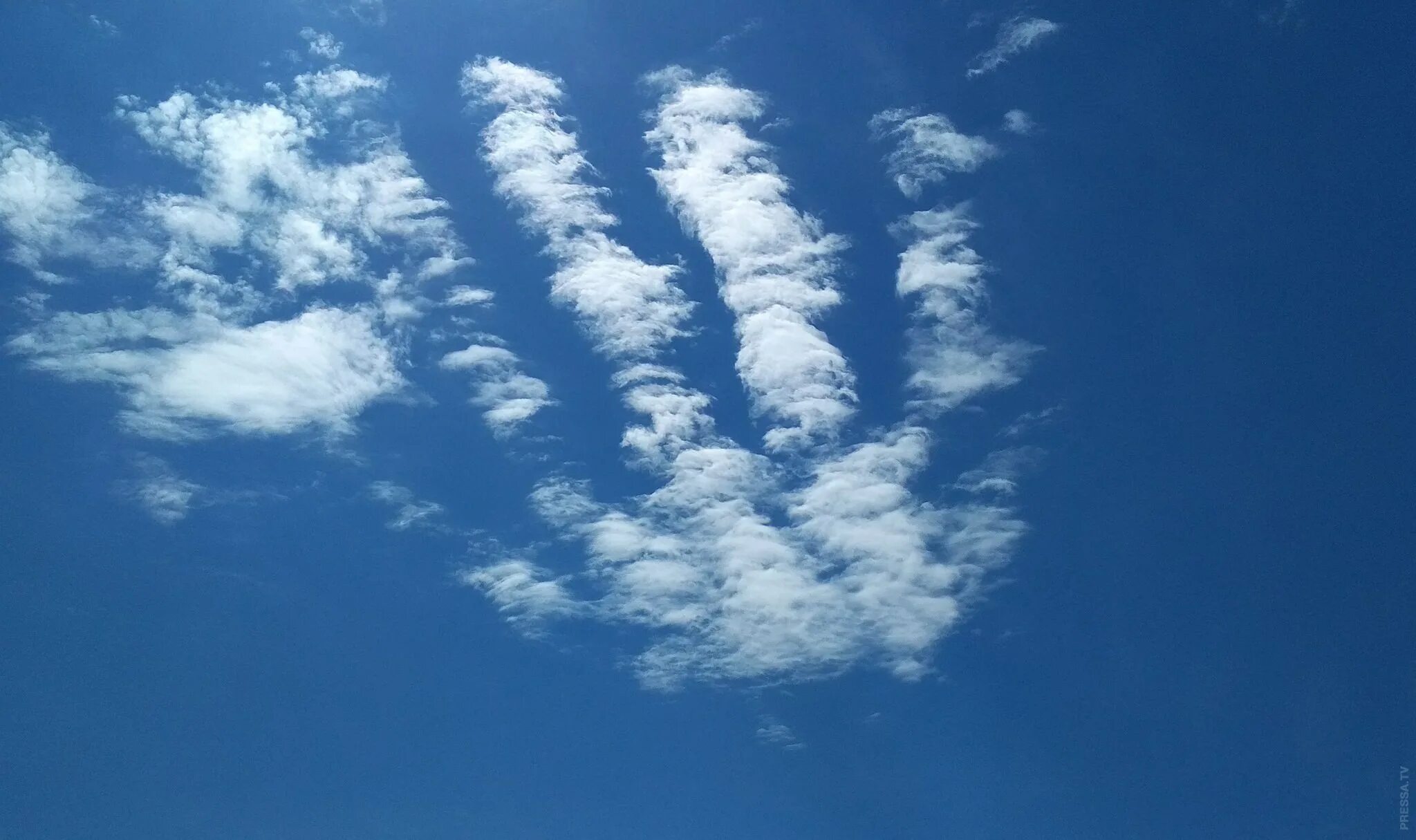 Облака. На что похожи облака. Интересные облака. Необычное небо. Все мое внимание было обращено на облака