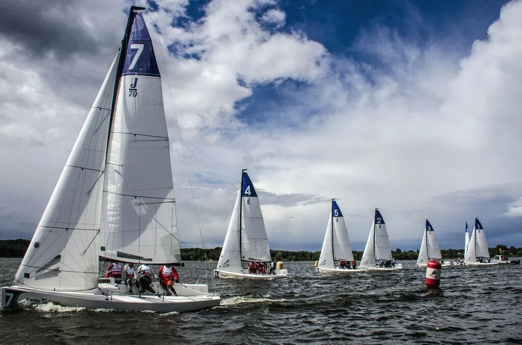 Регата сканворд 6. Регата j70. парусная яхта j70. швертбот j 70. лодка j70.