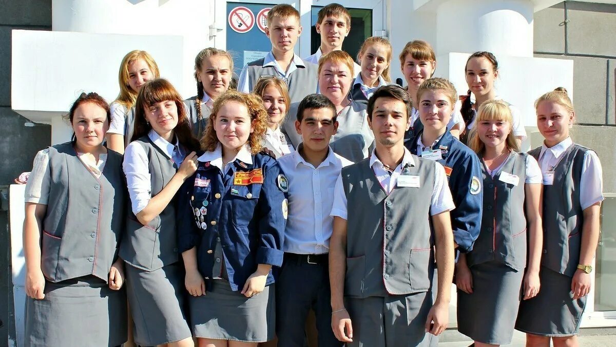 Проводник ржд студентам. Форма проводника студента. форма студентов проводников. студенческие отряды проводников. форма студенческого отряда проводников.