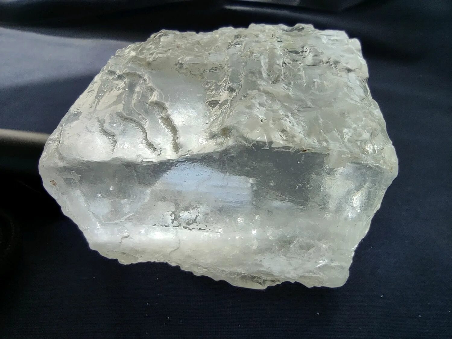 Галит минерал. Каменная соль минерал. Соль галит. Каменная соль (NACL). Минерал каменная соль