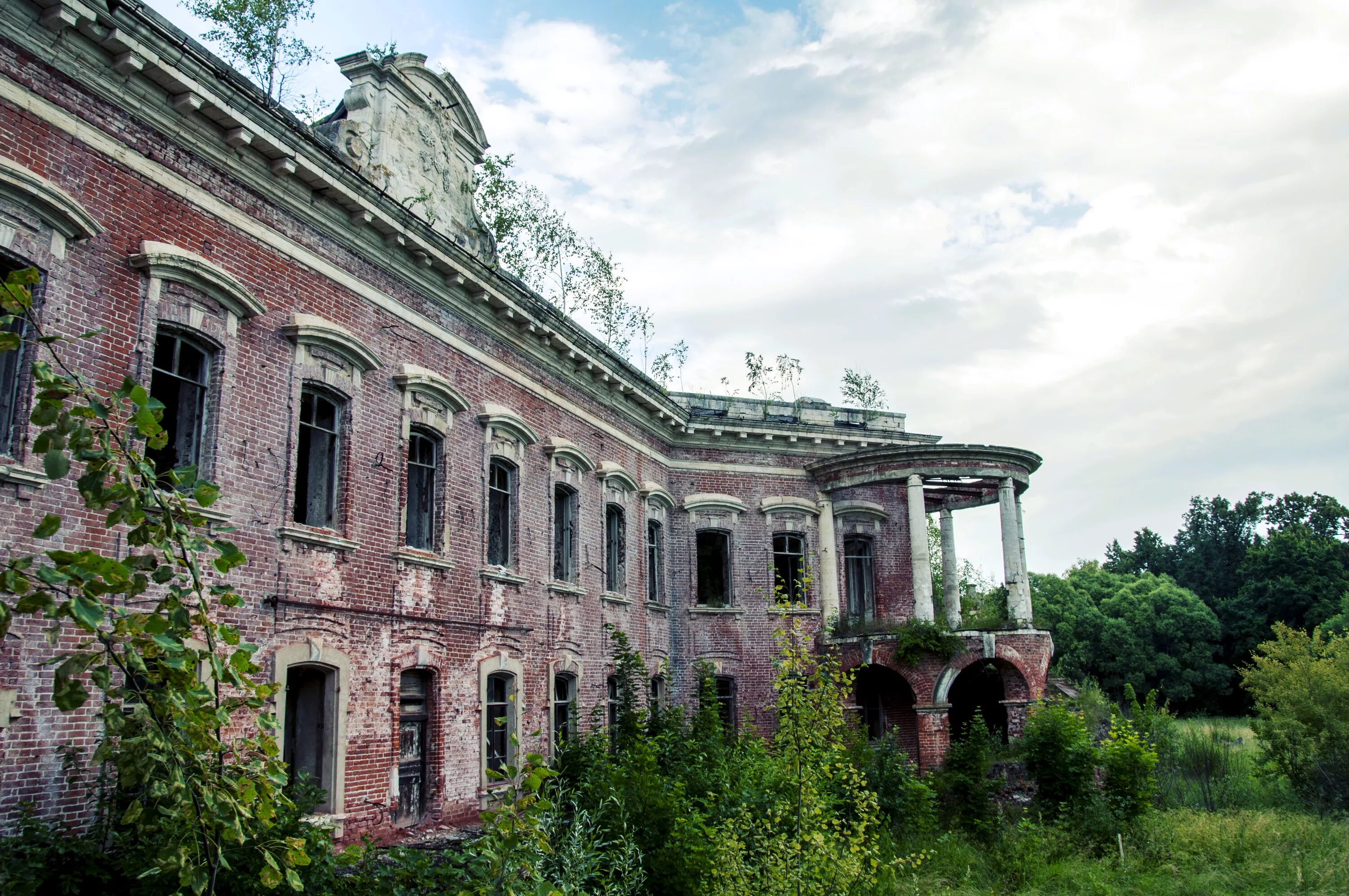 Усадьба графа орлова. Старинная усадьба Орловых Отрада. Имение графа Орлова в Подмосковье.