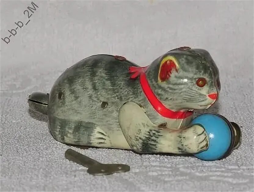 Старая игрушка кот