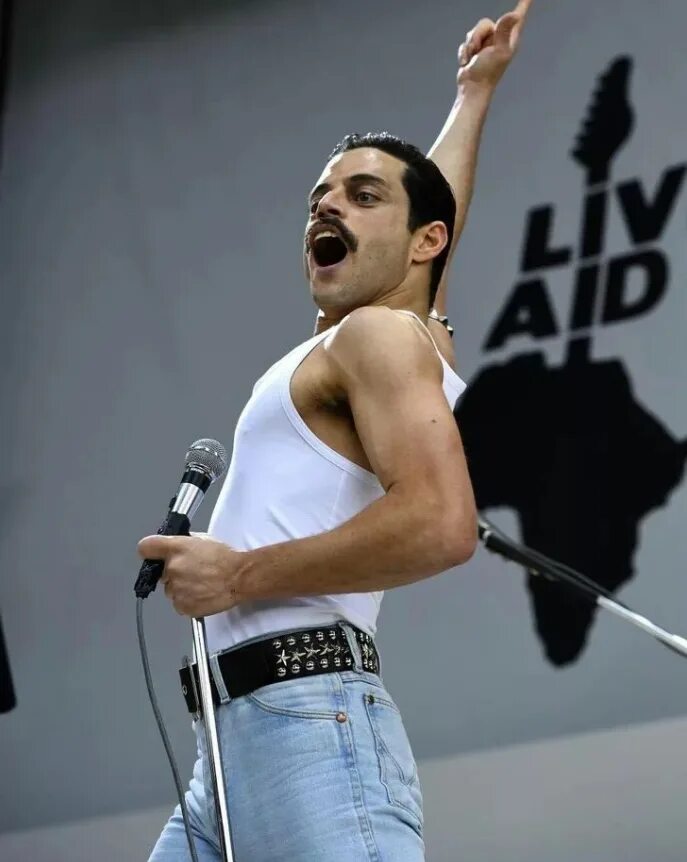 Рами малек богемская рапсодия. Рами малек квин. Фильм про фредди меркури 2018. Актёр фредди меркури богемская рапсодия. Богемская рапсодия 2018.