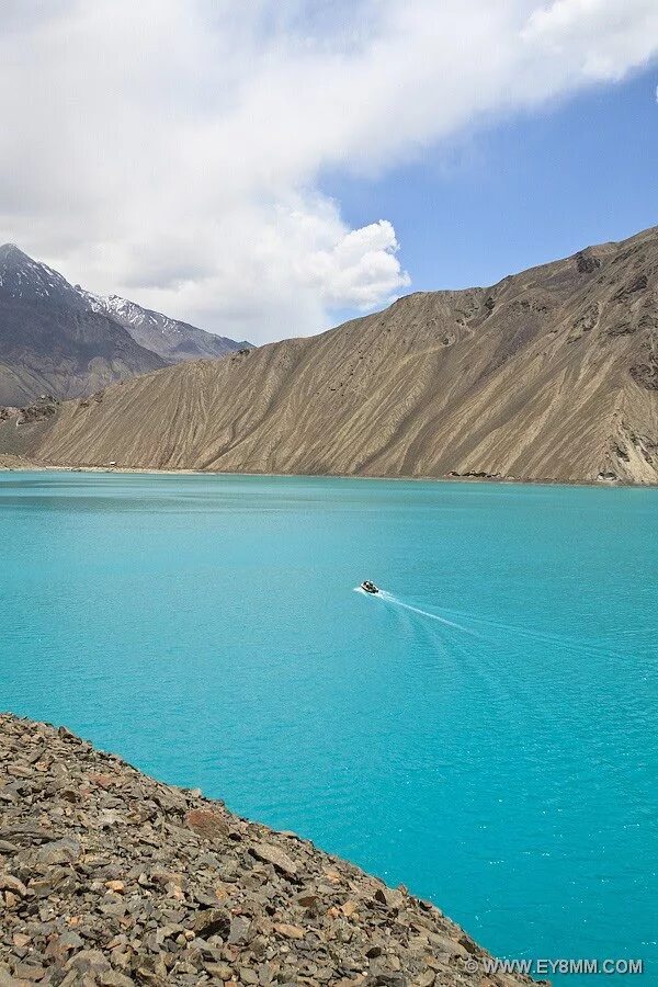 Кули сарез. Озеро ала куль киргизия. Озера центральной азии. Озера центральной азии. Кули сарез памир.