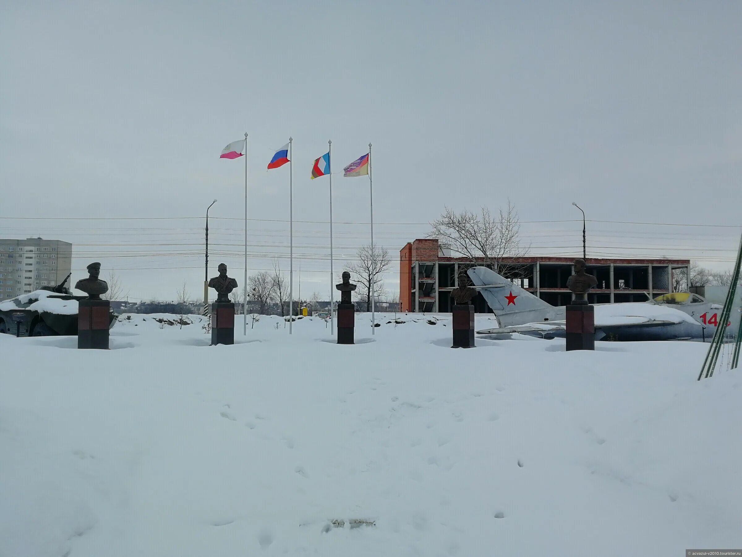 Парк вооружения Патриот Энгельс. Парк вооружения и военной техники. Подмосковный парк Патриот Энгельс техника самолет. Парк патриот энгельс