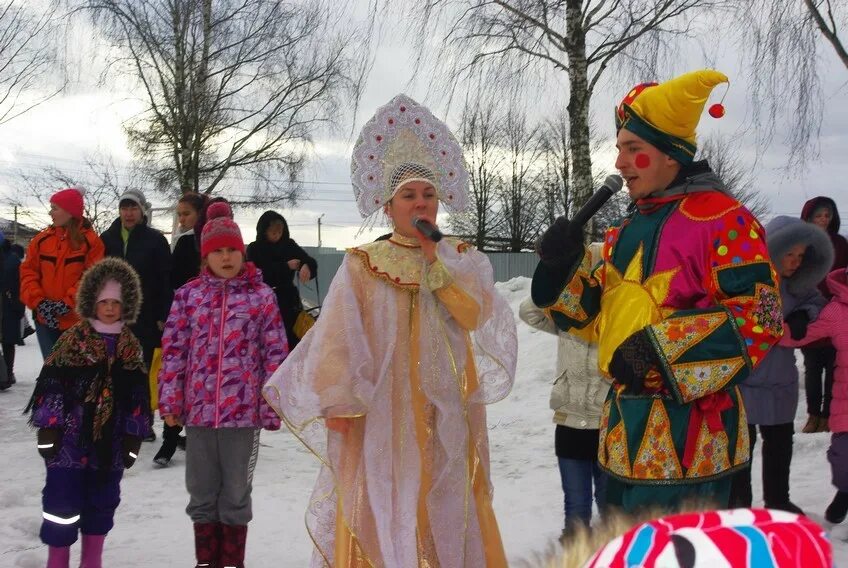 Поют дети москвы масленица. Праздник Масленица в детском саду. Празднование Масленицы в детском саду. Праздник Масленица в ДОУ. Масленичные гуляния в детском саду.