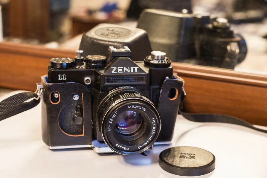 Фотоаппарат зенит 3. Камера зенит. Плёночный советский фотоаппарат zenit. Фотоаппарат "зенит-мф-1". Камера зенит 122.