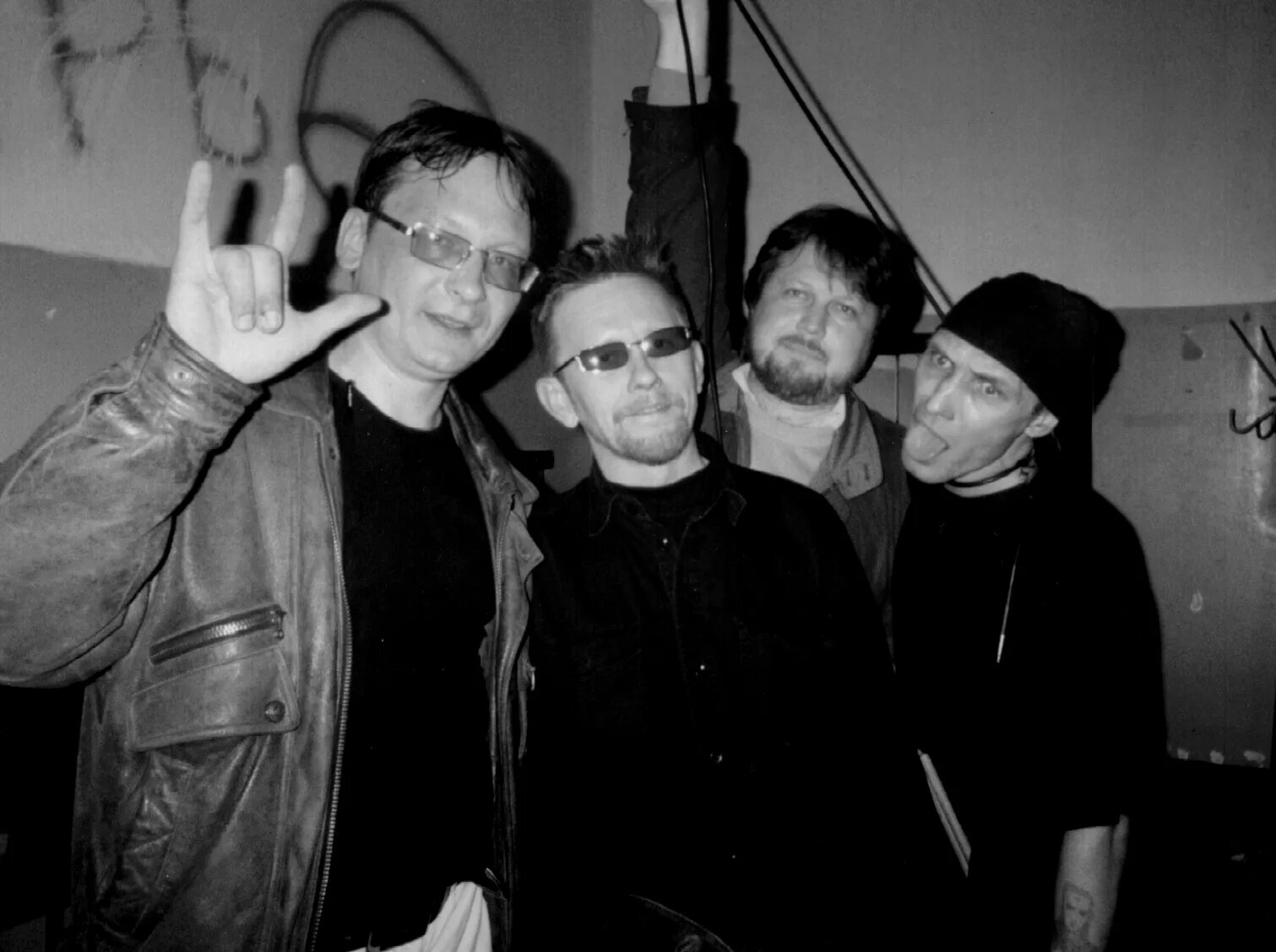 Панки по пьянке. Панки по пьянке. Панки по пьянке. Группа бит бардак. Арон абакан.