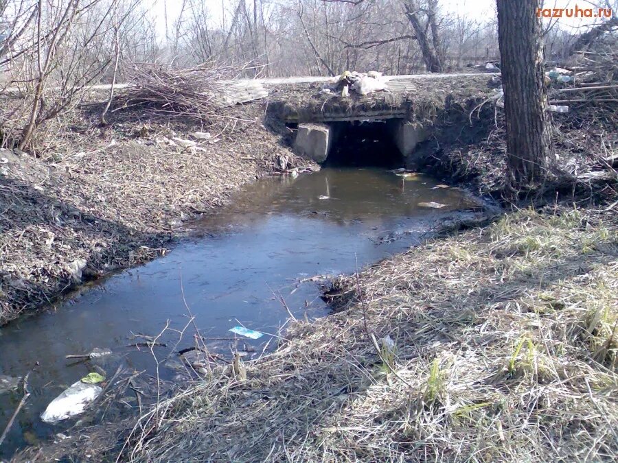 город канава. ручей рыгин. грязная канава. грязная канава. канава глубокая.