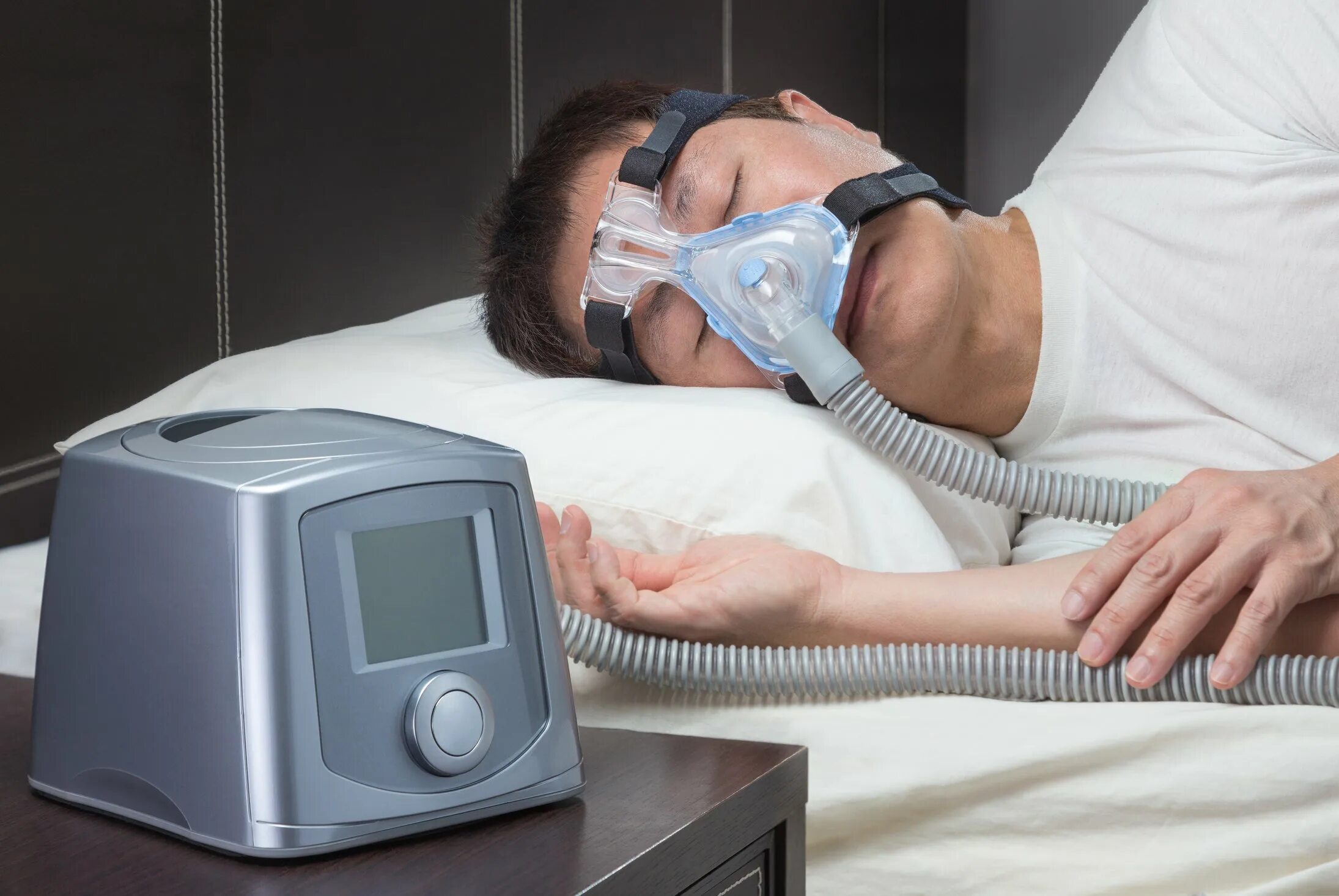 CPAP аппарат храп. Апноэ сна CPAP. Sleep Apnea Machine.