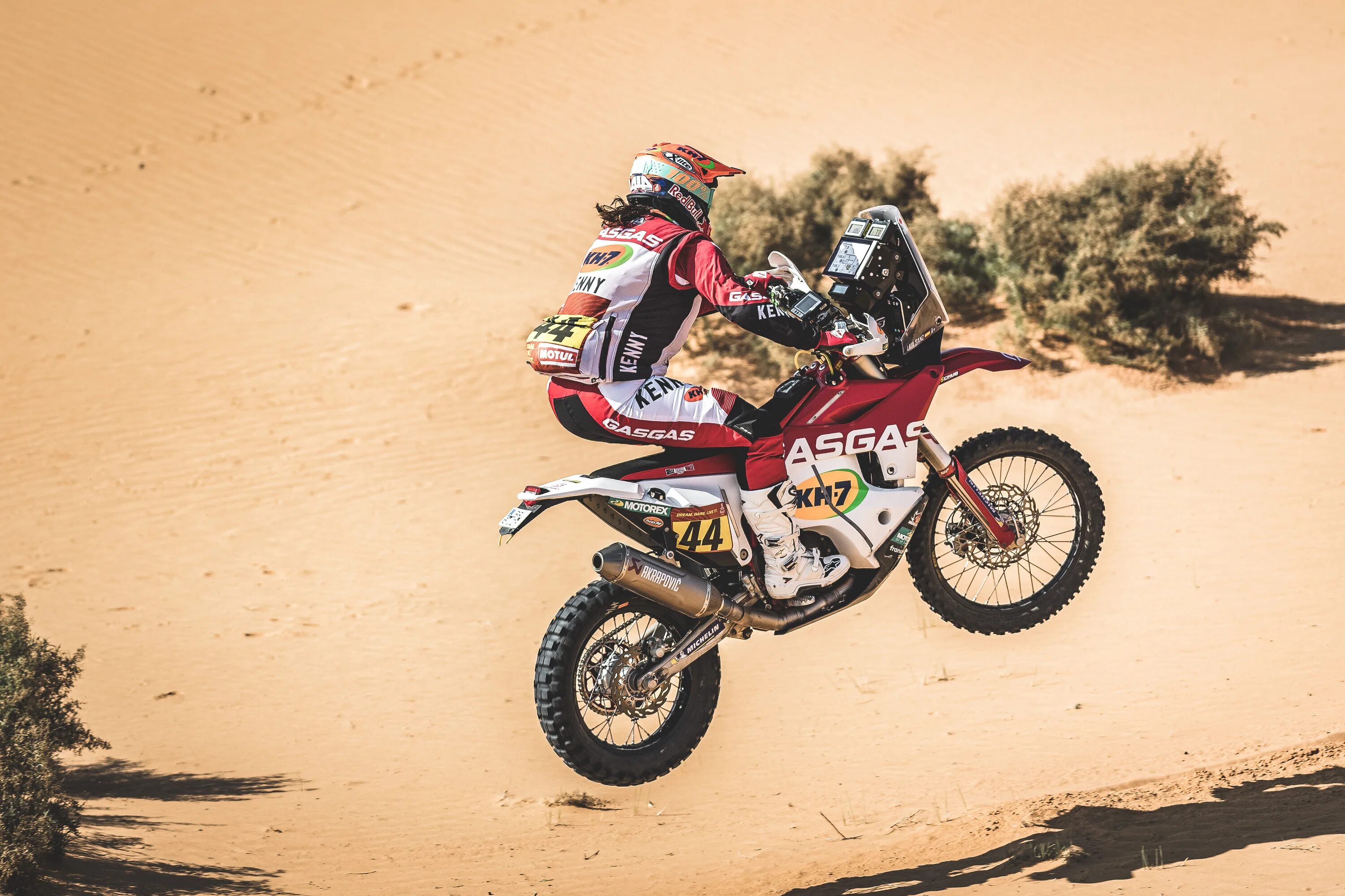 Фото на козла на дакаре мото s2. Каталог дакар. Dakar 2. Ралли дакар легковые 2022. Дакар 2021 камаз 507.