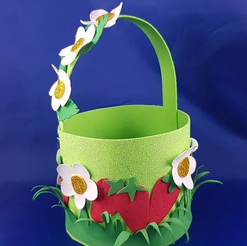 Корзиночка из бумаги для детей. Пасхальная корзинка из фетра. Корзинка из фетра на пасху. Пасхальная корзиночка из фоамирана. Корзина из фетра "пасха".