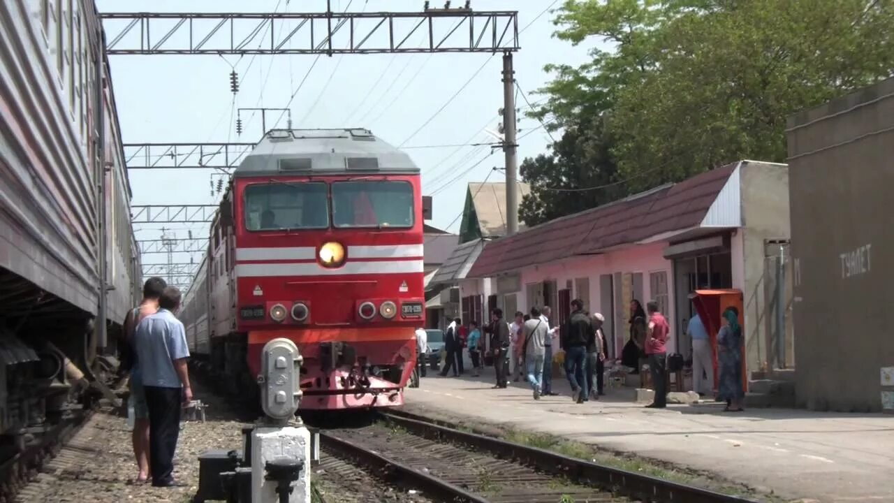 Тэп70 519. Поезд Москва-Махачкала 85 Махачкала. Вокзал Хасавюрт электричка. Кизилюрт ЖД вокзал. Поездом москва кизляр