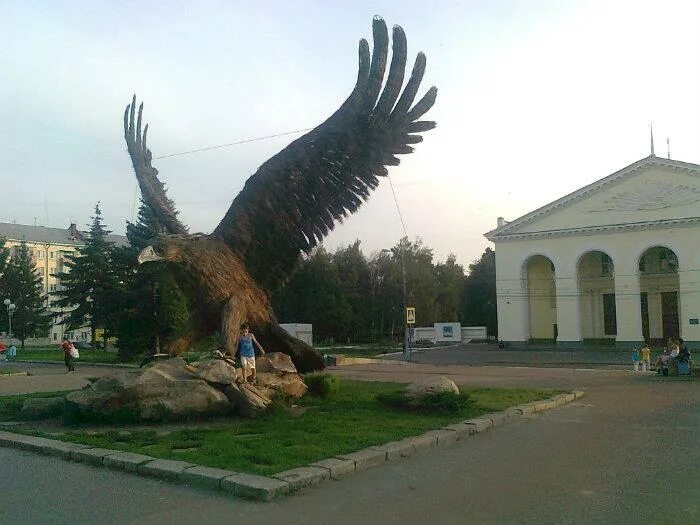 Памятник орёл Старая Русса. Пятигорск Орел памятник. Город Орел старый памятник орла чернобеый. Памятник орла в Лежнево. Орловская 3 город орел