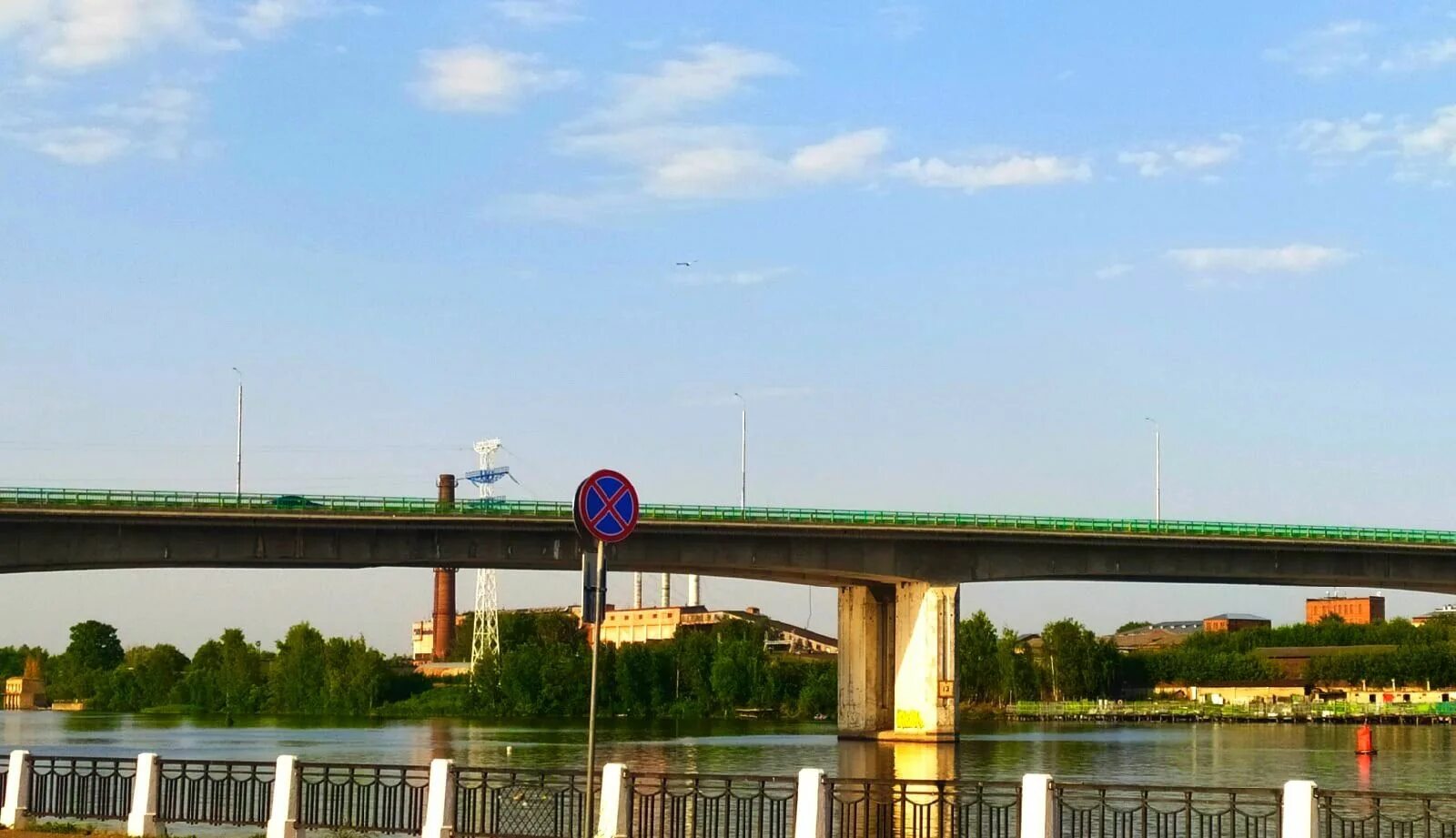 Через какую реку перекинут мост. Мост через реку Кострома в Костроме. Чернореченский мост Кострома. Мост через реку Луковка Кострома. Г. Кострома, Волжский мост.