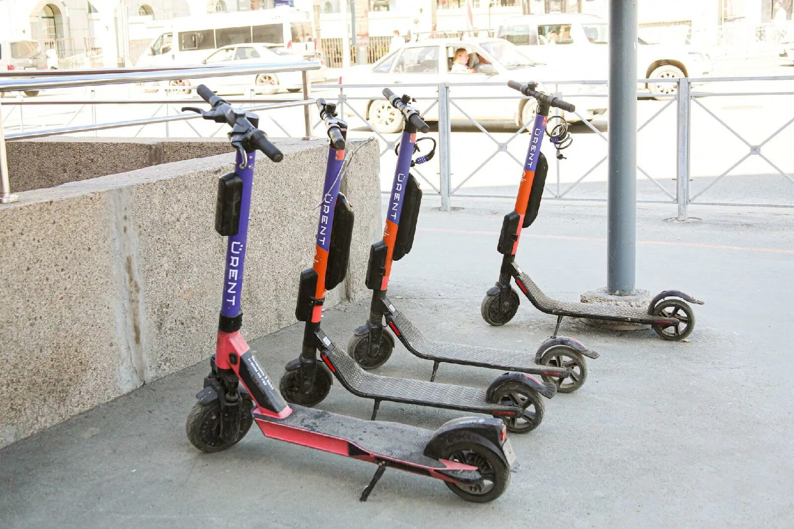 Как выглядит кьюар у юрента у самоката. Какие самокаты в юрент. Кикшеринг электросамокатов юрент. Шеринг самокатов urent. Электросамокат юрент.