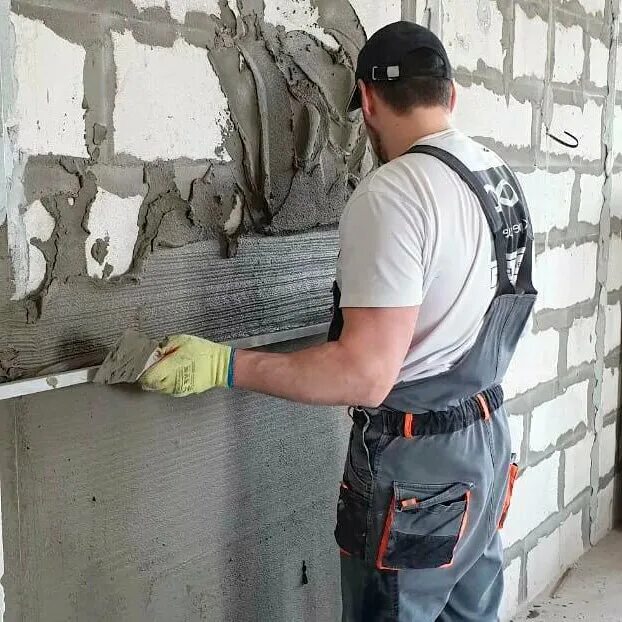 ровные стены. выравнивание стен штукатуркой. штукатурка стен. оштукатуривание стен по маякам. выравнивание стен.