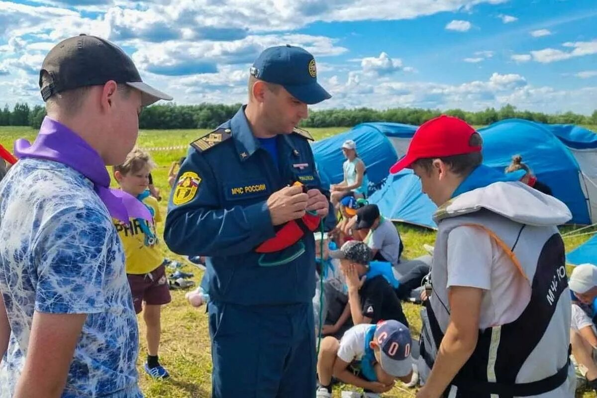 Безопасности дол. Архангельск спасатели. Служба безопасности лагерь. Палаточный лагерь Поморский. Палаточный лагерь в Турции МЧС РФ.