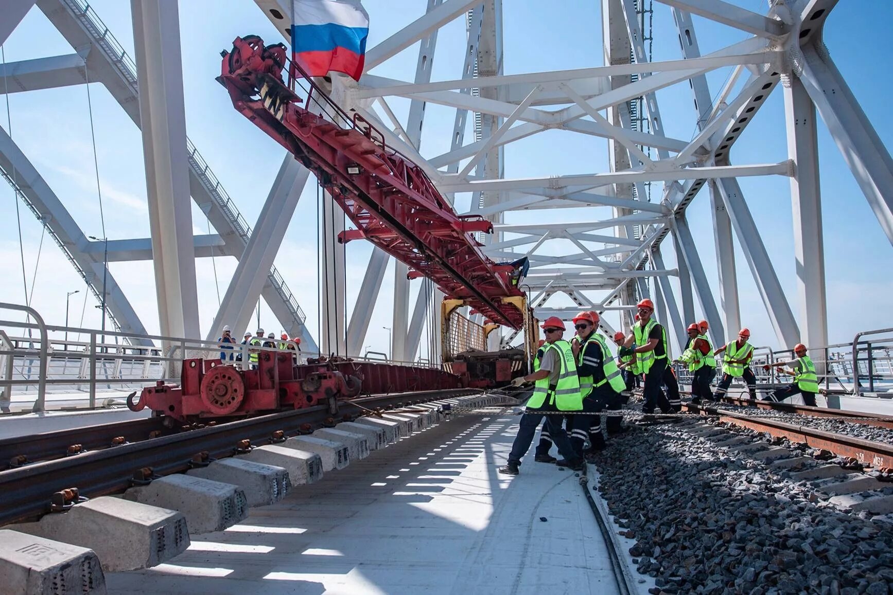 Крымский мост ж/д через Керченский пролив. Керченский пролив железная дорога. Керченский Железнодорожный мост. РЖД Керченский мост.