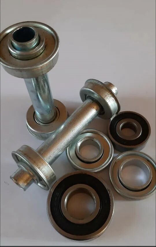 Подшипник для садовой тачки ось 25мм. Ось для садовой тачки 20 мм. Втулка колеса тачки. Втулка колеса тачки. Ось колёсная d20mm.