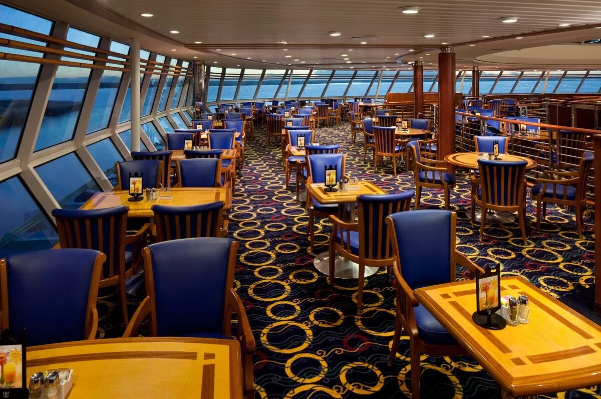 Rage of the seas. Rhapsody of the Seas круизный лайнер. Лайнер «Symphony of the Seas» (симфония морей). Лайнер Ройал Карибиан. Круизный лайнер Royal Caribbean.