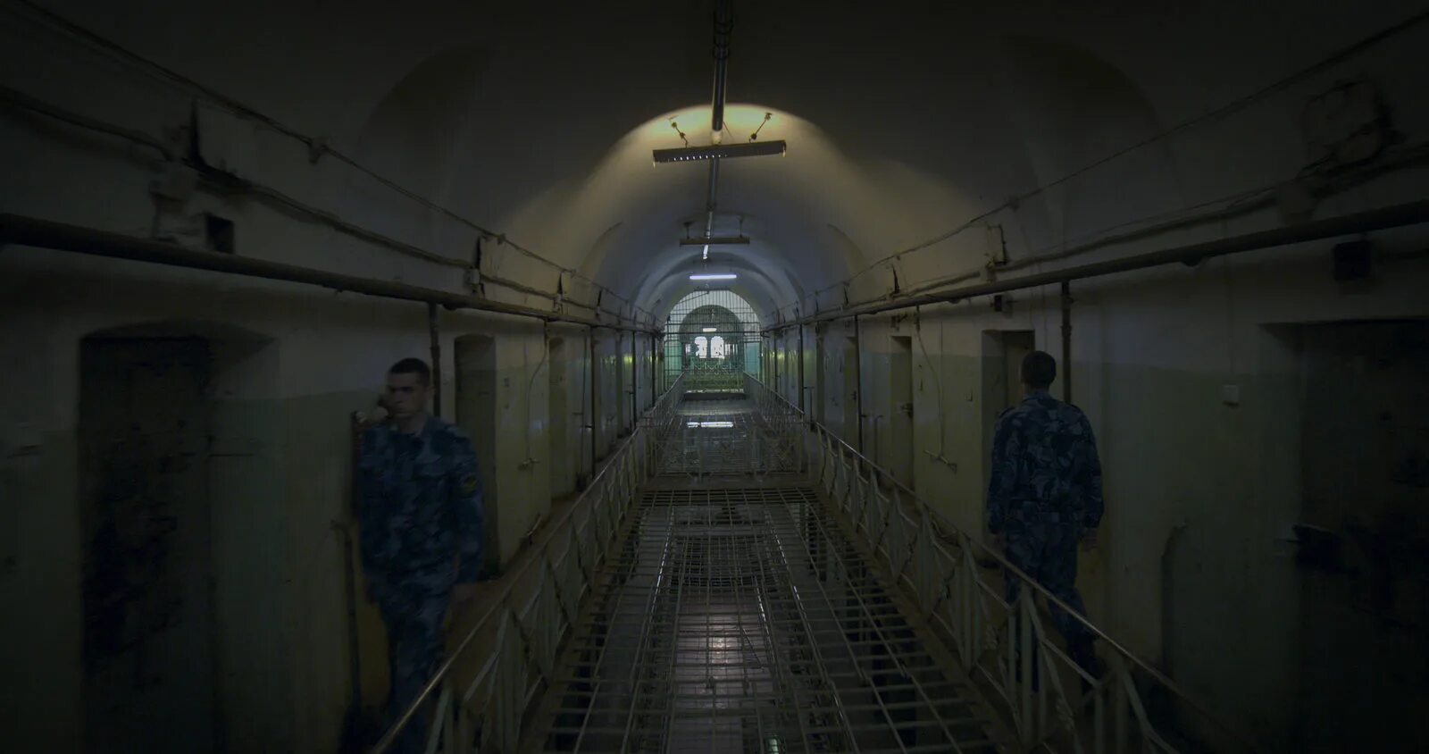 таганская тюрьма санкт-петербург. напрестольный мальтийский крест. кресты 2020. матерчатый крест для богослужения. петербургская тюрьма кресты 1937.