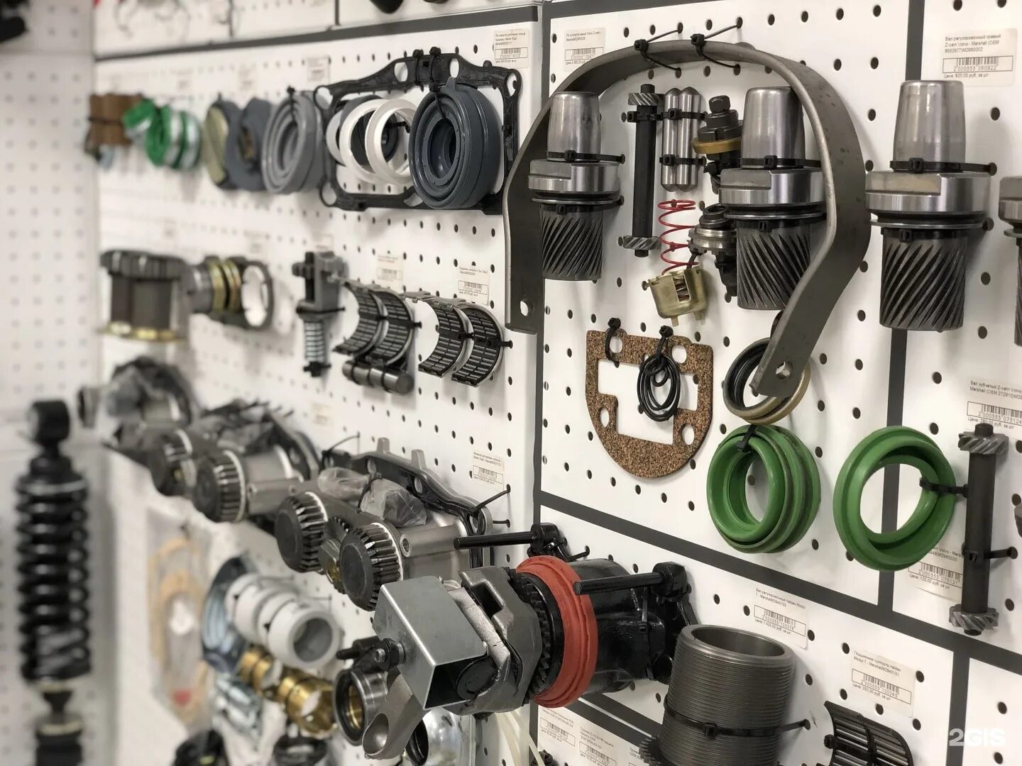 где дешевые запчасти. магазин автозапчастей. автомагазин союз в махачкале на акушинского.