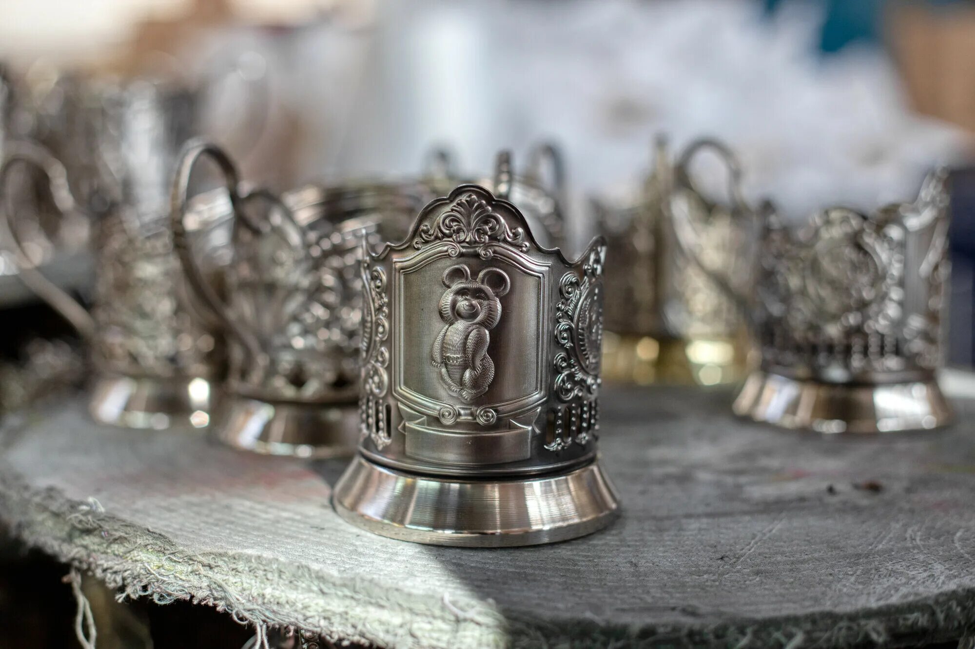 Мельхиоровая посуда кольчугинского завода. Завод кольчугинский мельхиор. Кольчуга древней руси. Кольчугинский металлургический завод. Г кольчуг.