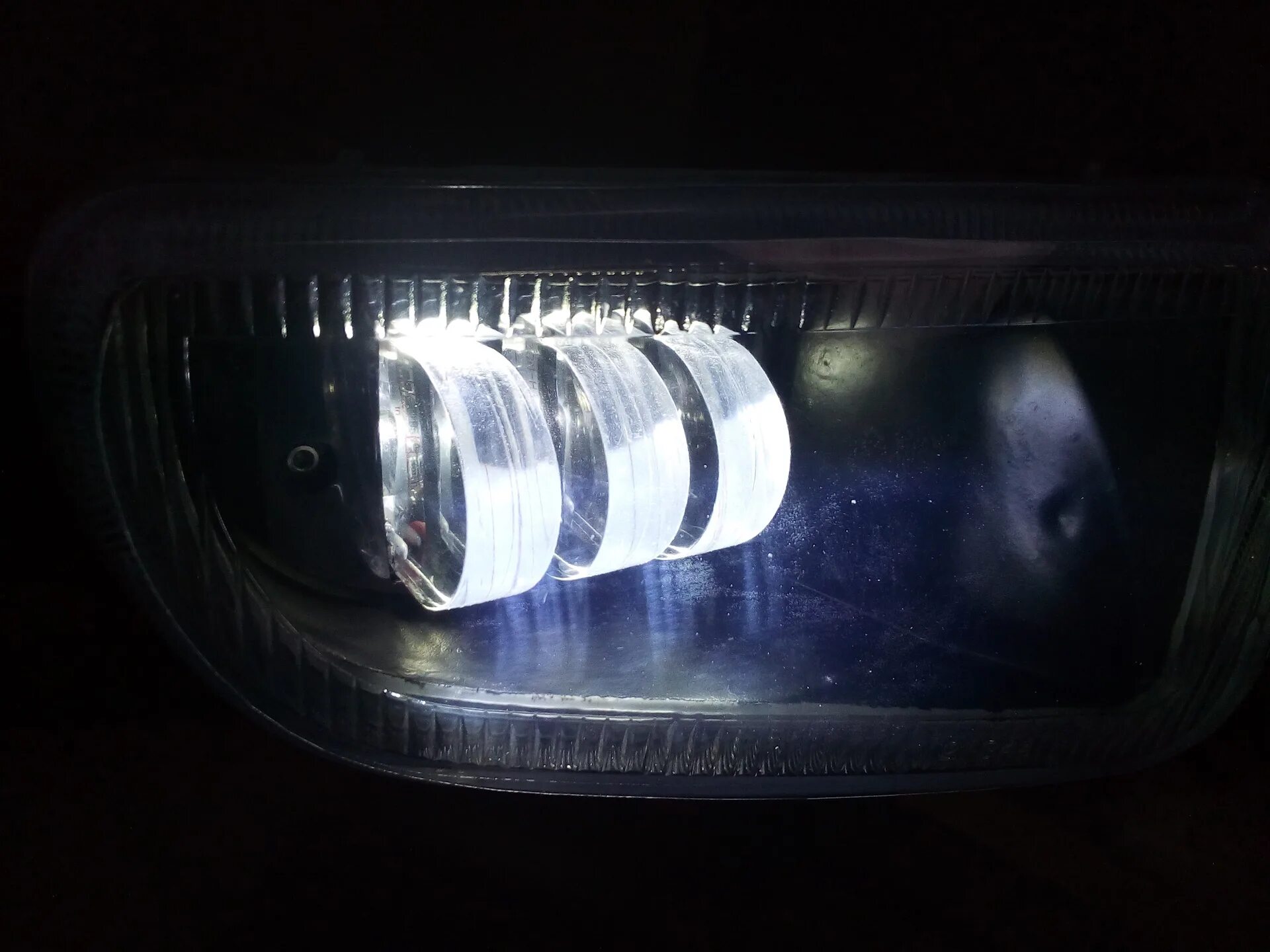 Nissan Sunny led туманки. Светодиодные туманки Nissan Wingroad. ПТФ led на тойоту Калдина. Светодиодные ПТФ Caldina 190.