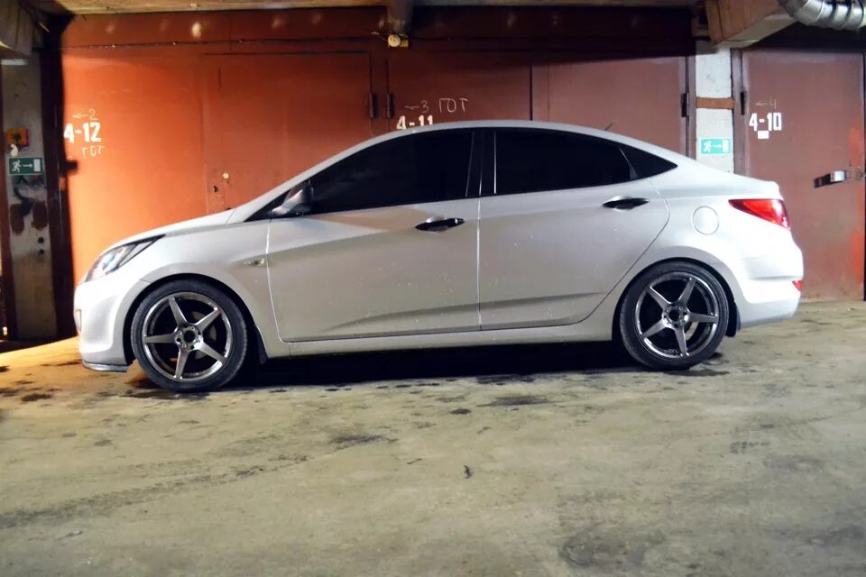 Диски Race ready r16 Солярис. R16 4x100 Solaris. Солярис r17 et40 205 45. Hyundai Solaris r16 et40. Ready r